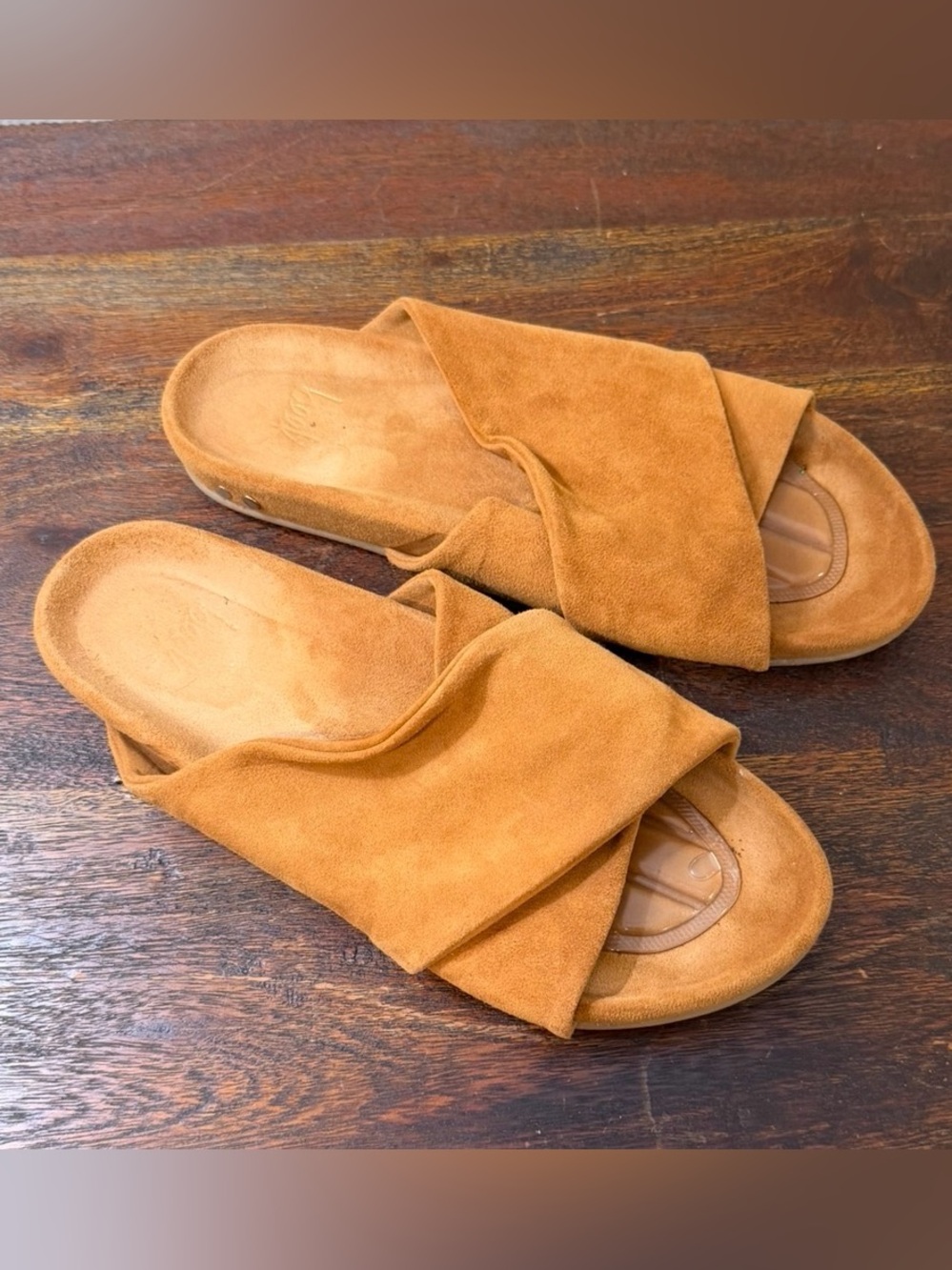 BEEK Kea Suede Slide Sandal Womens 9
Caramel Brown Slip On Flat